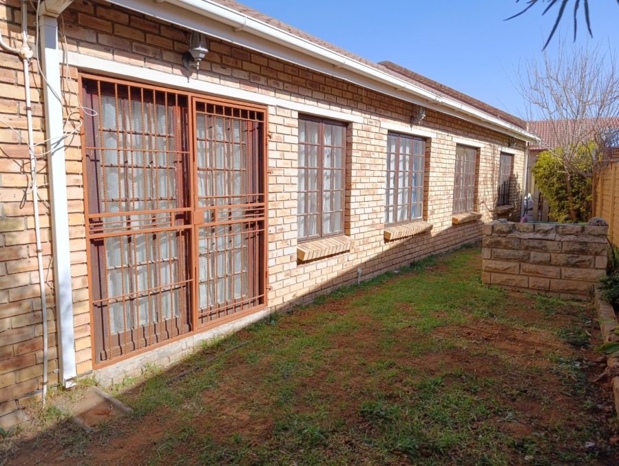 3 Bedroom Property for Sale in Vista Park Free State